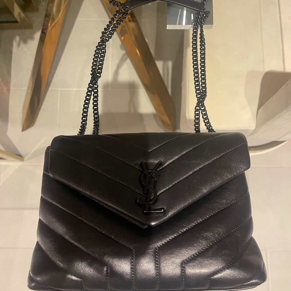 Loulou Medium YSL Matelasse Calfskin Flap-Top Shoulder Bag, Matte Black